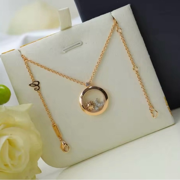 COPY - VCA Stars & Moon Necklace - Picture 7 of 10